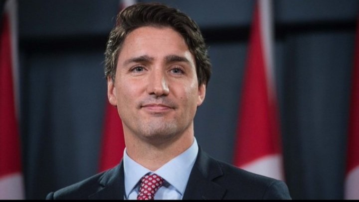 Una guerra che potenzialmente potrebbe sfociare in un olocausto nucleare e questo deficiente di un Canadese viene a contestare delle minchiate!? ma cos' è il G7, una riunione di condominio di vecchie pettegole e questo ritardato invece di preoccuparsi di cose serie
⬇️segue⬇️