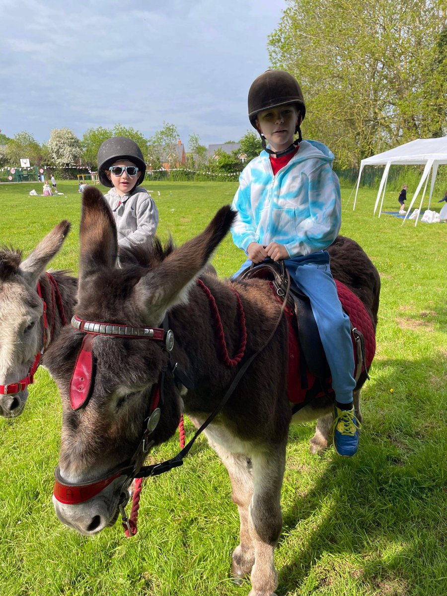 Withington_hfds's tweet photo. A big Thankyou to @MikesDonkeys who allowed us to meet his donkeys and enjoy donkey rides at our Grand Day out yesterday to celebrate the Kings Coronation. https://t.co/lLkm96qC46
