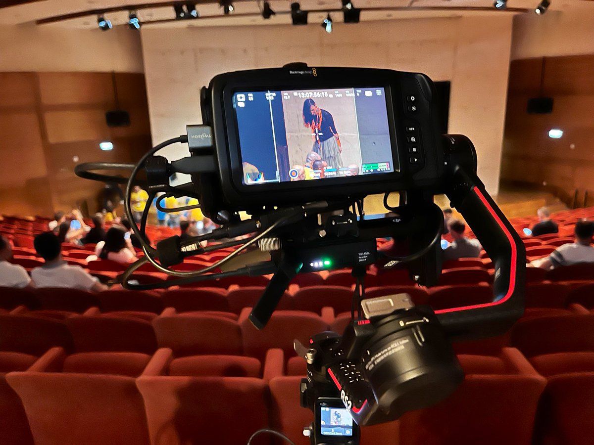 Watching <a href="/DjevaLoperka/">Milana Cap</a> from a different perspective in #WCLisboa <a href="/WordCampPT/">WordCamp Portugal</a> talking about WP-CLI