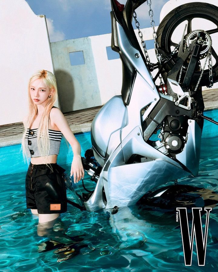 Karina (@yoojxi) on Twitter photo 