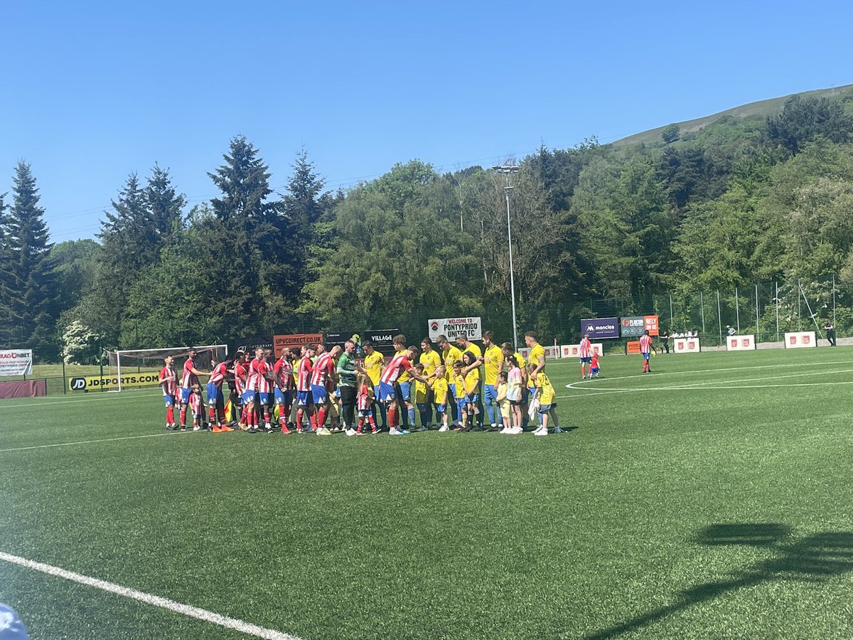 ChwaraeonPDC's tweet photo. mae'r gic gyntaf gerlu yma ar gyfer rownd derfynol @SouthWalesFA 

@Cosmopolitan_fc vs @CantonLiberalFC https://t.co/97OAlr7FKc