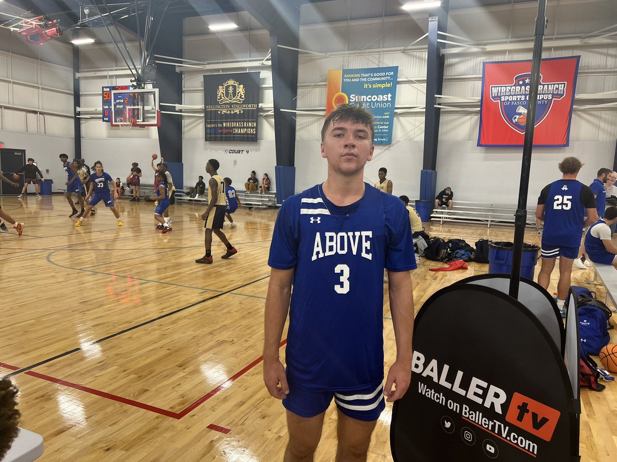 RossVDG14's tweet photo. 17U: 2024 6’2 Guard Brady Patterson was efficient from the floor in the second half for Above Academy. Three level scorer who can impact the game in a variety of ways. Finished with 25 points (16 in second half)

#BattleAtTheBeach https://t.co/wToPR3StkN