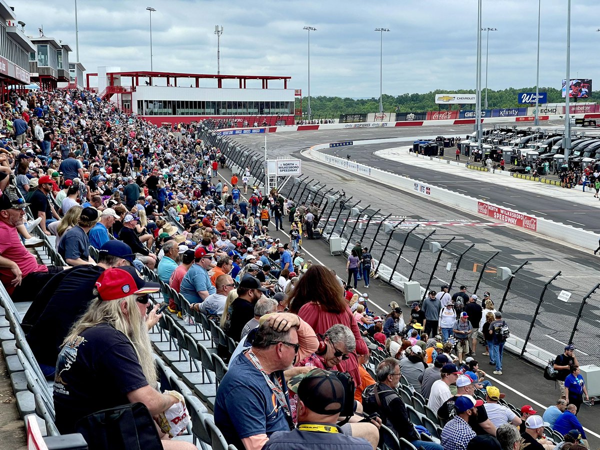 therepave's tweet image. It’ll be a #ShortTrackLife doubleheader today. 

1. @NWBSpeedway for @NASCAR_Trucks 

2. #NASCAR racing at @BGSRacing 

Thats one heckuva Carolina day. #NCSpeedweeks 

📽️ YouTube.com/@shorttracklife