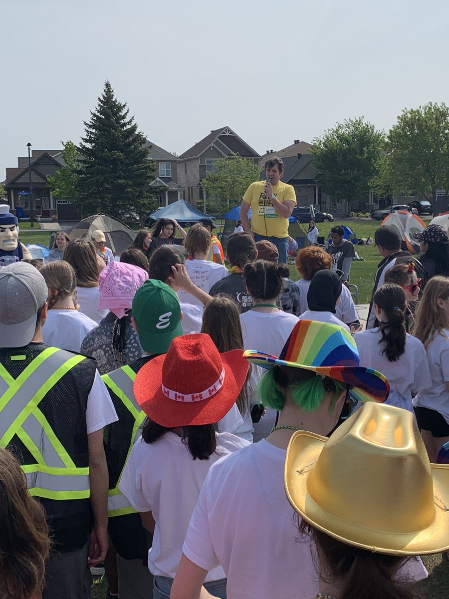 CarolinePignat's tweet photo. @MotherTeresaHS students raised $82,423 for @cancersociety in our 12-hour Relay for Life organized by our AMAZING students! Thanks to our sponsors, to all who generously donated, and to every enthusiastic participant.💛
@barrhavenindy @OttawaCitizen @alannealottawa
@OttCatholicSB https://t.co/BeyasWIeF1