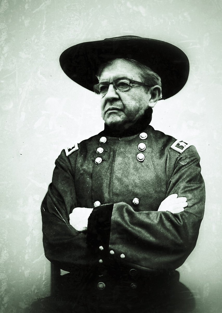🚨Exclusif!🚨La vraie photo du général Custer qui a massacré les indiens !😱
 #CestLaFauteaMelenchon