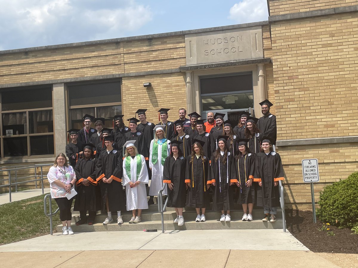 Congratulations to the 2023 WGHS graduates! Wishing all of my former Hudson fifth graders all the best as they step into their bright futures! #WGbuzz #HudsonROCKS