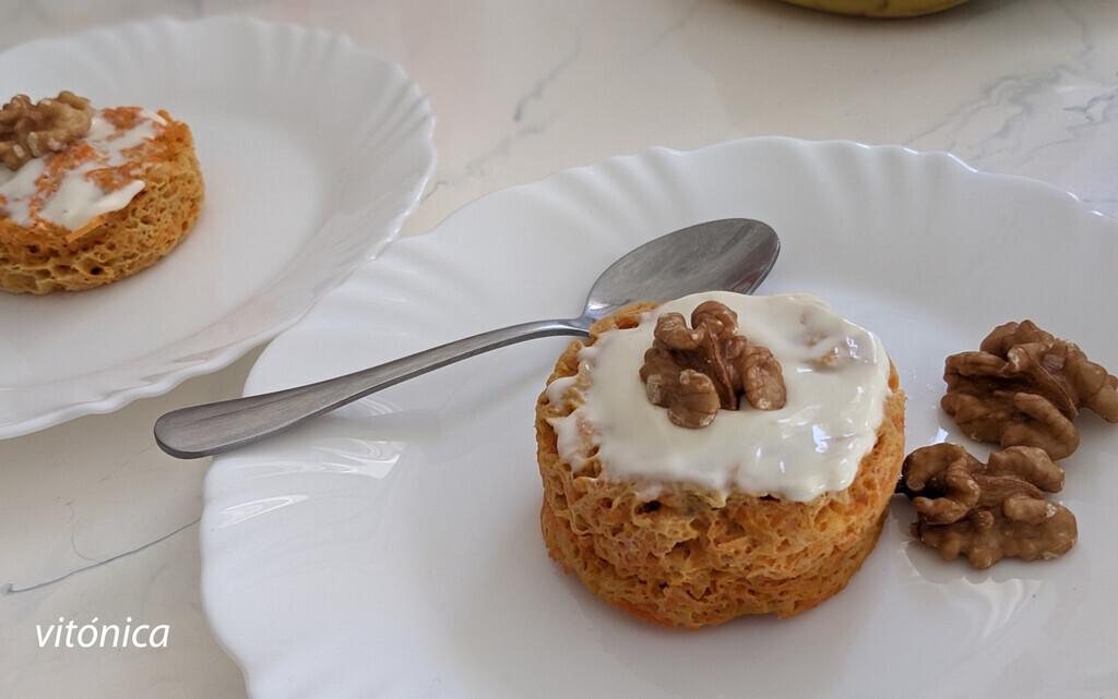 vitonicaRSS's tweet photo. Carrot cake o tarta de zanahoria sin azúcar, con sólo tres ingredientes. Receta saludable para preparar en dos minutos https://t.co/PNWroztNld https://t.co/ZrswZCKpoi