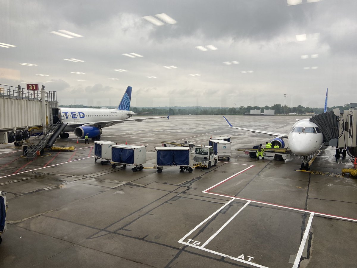 And we are off! ✈️ #AgeFriendly leaders, alongside @ColumbusCouncil, <a href="/COAAAging/">COAAA</a>, and <a href="/colsfoundation/">Columbus Foundation</a> will spend a week with <a href="/JCIE_org/">JCIE</a> engaged in mutual learning around best practices to build age-friendly communities in the USA and Japan. #Aging #Resilience