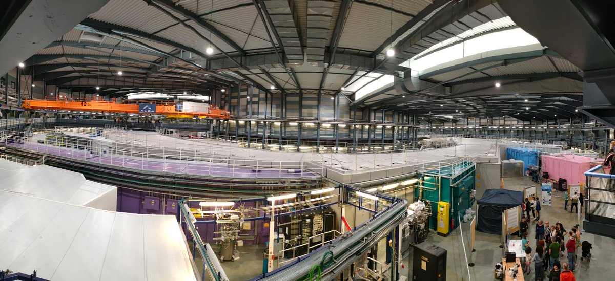 miriamanglada's tweet photo. Avui al @ALBAsynchrotron ens han explicat com funciona i s'hi investiga. El sentit de la ciència. Excel.lent visita, ho hem entès tot! #ALBAOpenDay https://t.co/8id0zUnS6X