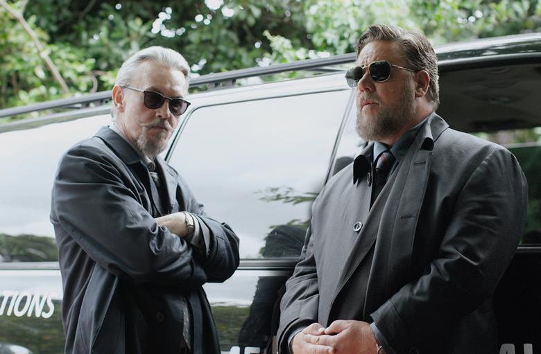 JoannaMariaW's tweet photo. #new First photo of @TommyFlanagan &amp; @russellcrowe in "Sleeping Dogs"

Russell Crowe as detective Roy Freeman and Tommy Flanagan as his former partner from the police who helps him revive the old investigation 

(source: Sarah Enticknap, article: ScreenDaily) https://t.co/vaMr0JMYmn