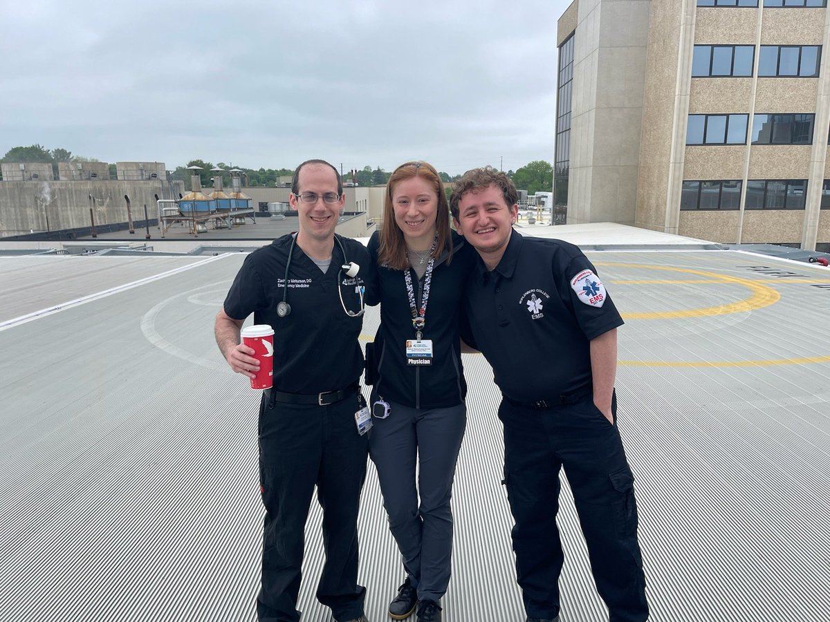 LvhnMedTox's tweet image. Just a quick trip up to the helipad in midst of #weekendtoxrounds 🚁🚑 This is where our tox patients who are transported by #medevac #airmethods land when they're transferred to #lvhncedarcrest