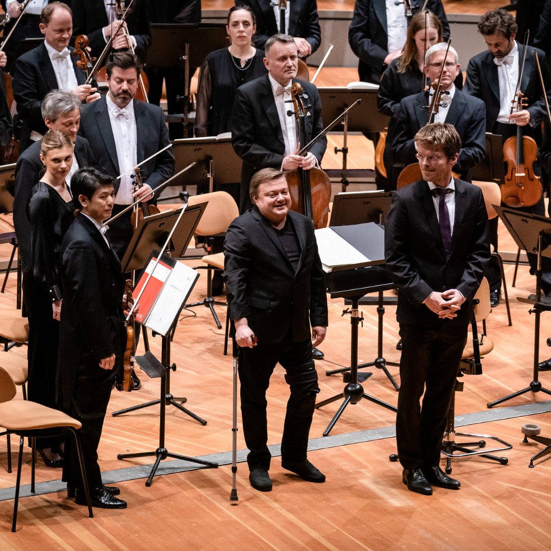 🎶🇫🇮 Live today at 7 p.m. in the Digital Concert Hall: Mikko Franck conducts a Finnish evening with with works from his homeland » digitalconcerthall.com/concert/54507?…. These photos were taken during the concert on Thursday by Stephan Rabold. 📸