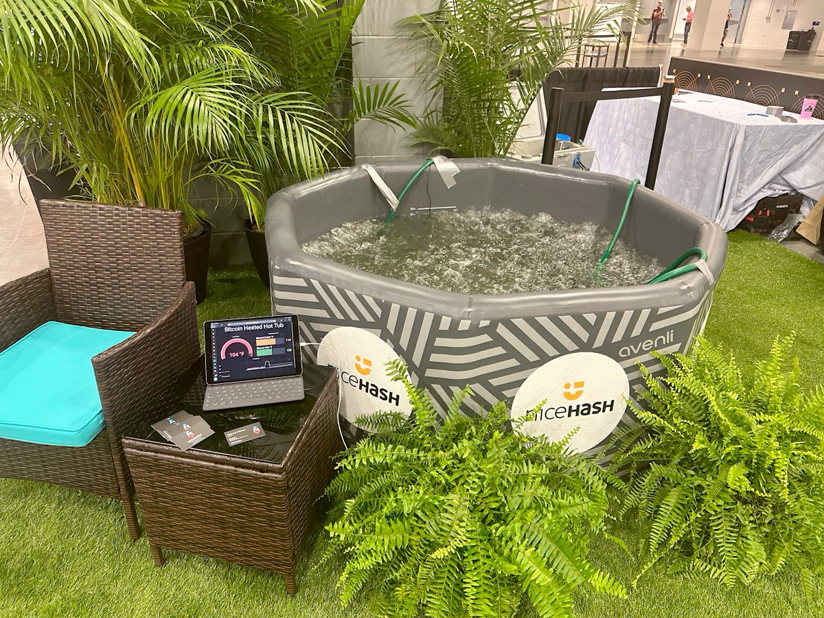 How does the #Hashtub at the @TheBitcoinConf #Bitcoin2023 work? How does it  generate free and non-kyc Bitcoin? Read this 🧵