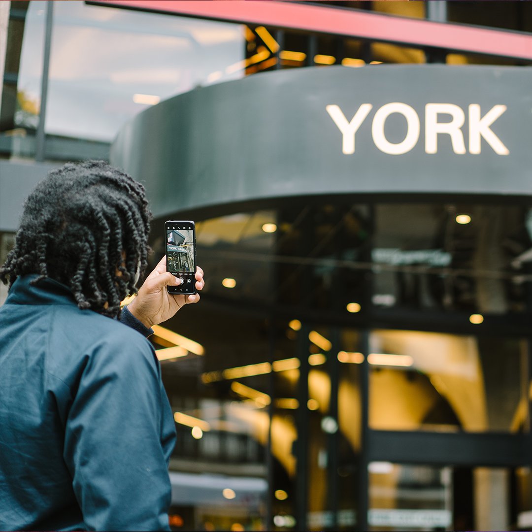 😀Come join our friendly team and share our incredible theatre with the world. We are recruiting for two exciting roles in our Comms Department:

📱Marketing Officer (Fixed Term Mat Cover)
📝Marketing Assistant (Fixed Term Part-Time)

More details: ow.ly/a5kJ50Oshbw