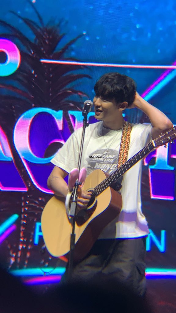 chanyeol and guitar best combination ever