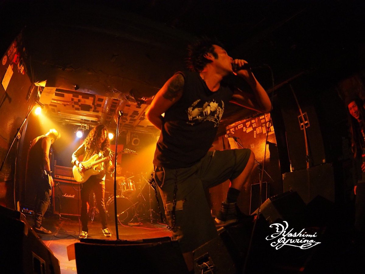 Firstbrew_JPN's tweet image. 20230519@初台WALL
久々のWALL,独特のあの感じ好きだわぁ。
そしていつも楽しいしね。

いつもの皆ありがとう。
まだまだ旅は続くし楽しみは続くから
また遊ぼうよ！

support guitarist by 
JAY @cyclopsdeath &amp;amp; 透生 @Otake5150

#CREAMPANDA
#2STRIKE3BALL
#FirstBrew
#HEXO
#カズヤスくん