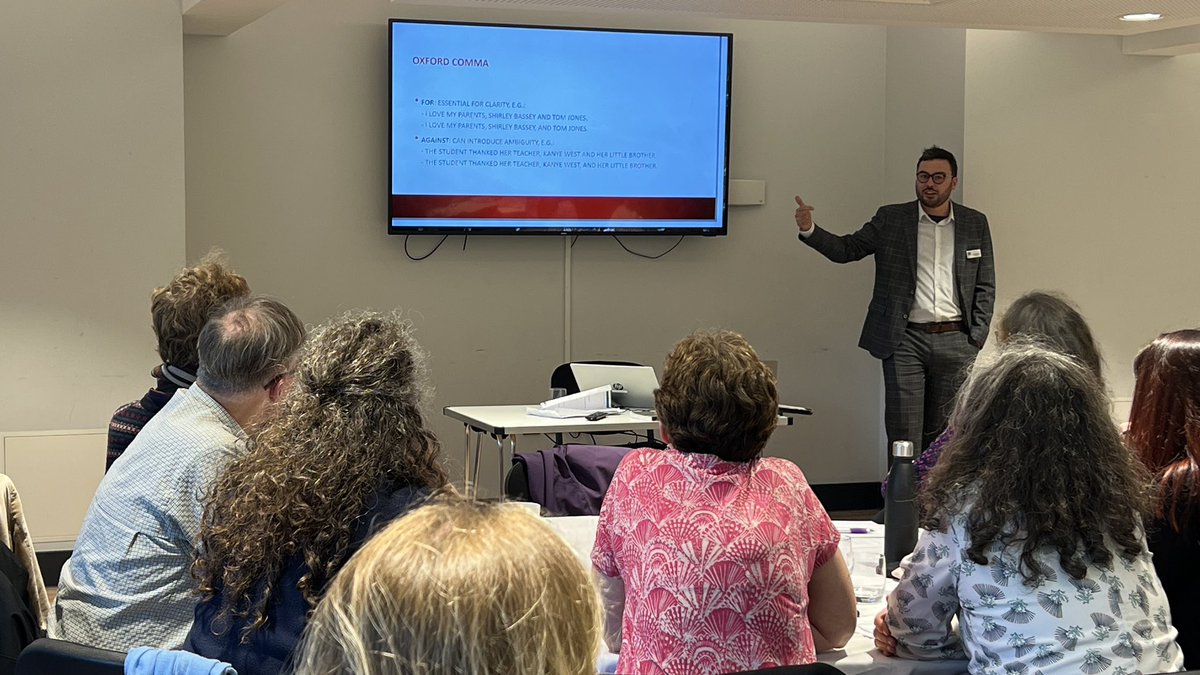 Sarah Townsend | copywriter | author | speaker tweet media