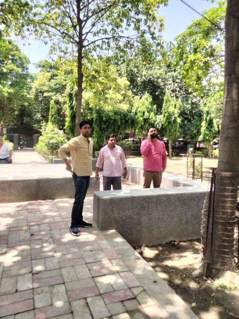 suji_ritesh's tweet photo. पार्को के सौंदर्यीकरण के तहत आज वार्ड के अंतर्गत छतरी वाला पार्क H-ब्लॉक नवीन शहादरा में औद्योगिक वेस्ट का उपयोग करकर बनाएं गए घोड़े को लगाया गया।
#मेरा_वार्ड_श्रेष्ठ_वार्ड 
#mcd_cares
@BJP4Delhi @Virend_Sachdeva @PavanRanaRSS @PandaJay @ManojTiwariMP @hdmalhotra @Jitendermahajn https://t.co/N9qRtXYen7