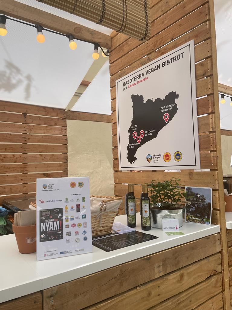 DOP_Siurana's tweet photo. 🫒 L'oli d'oliva verge extra #DOPSiurana és present als plats que se serviran al festival gastronòmic #TimetoEatFest organitzat per la revista @TimeOutBCN que se celebra aquest cap de setmana a l'Antiga Fabrica Damm de #Barcelona.
#NoTotsElsOlisSónIguals #orgurmet #SocSiurana https://t.co/0SKNBin1nQ