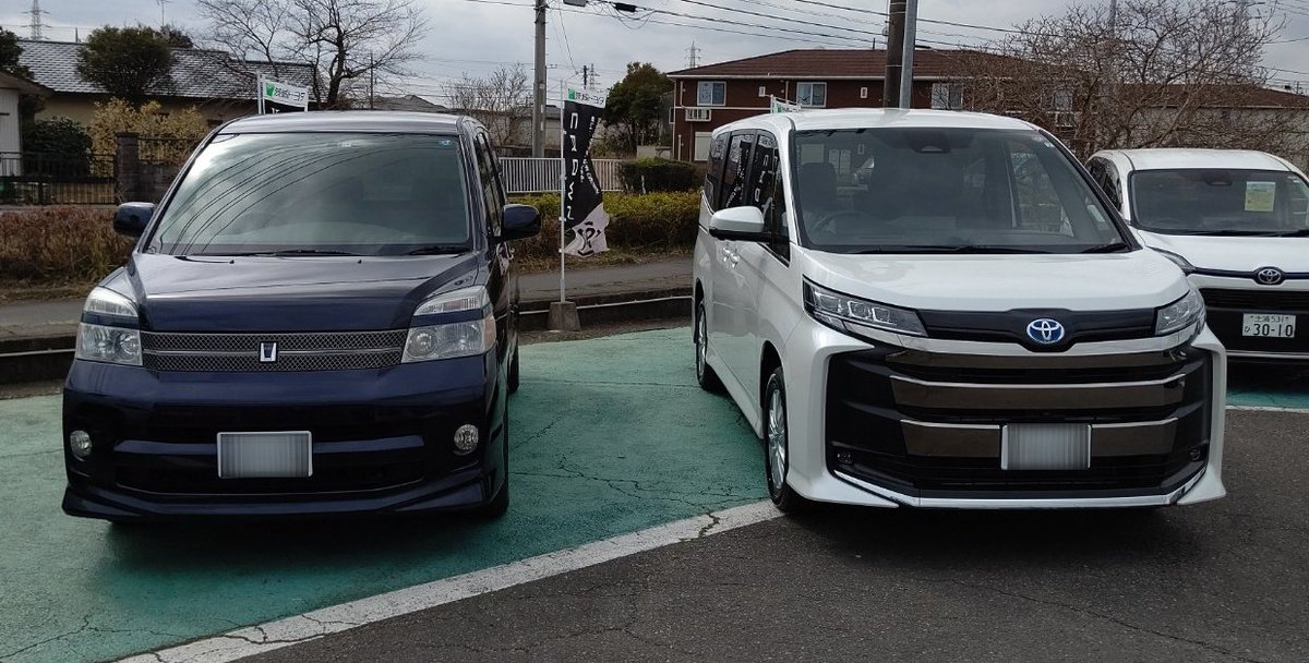 runaticmoon1's tweet photo. 少し前のことですが、ポチってたものが1年待ってやっと納車されました。

60ヴォクシーもすごく良い車で21万5千km走ってくれました。15年間ありがとう。オイル上がりとかなければもう少し乗っていたかったな。

#ノアハイブリッド S-Z E-Four
#トヨタ
#ノア https://t.co/uw4qTl6GBN