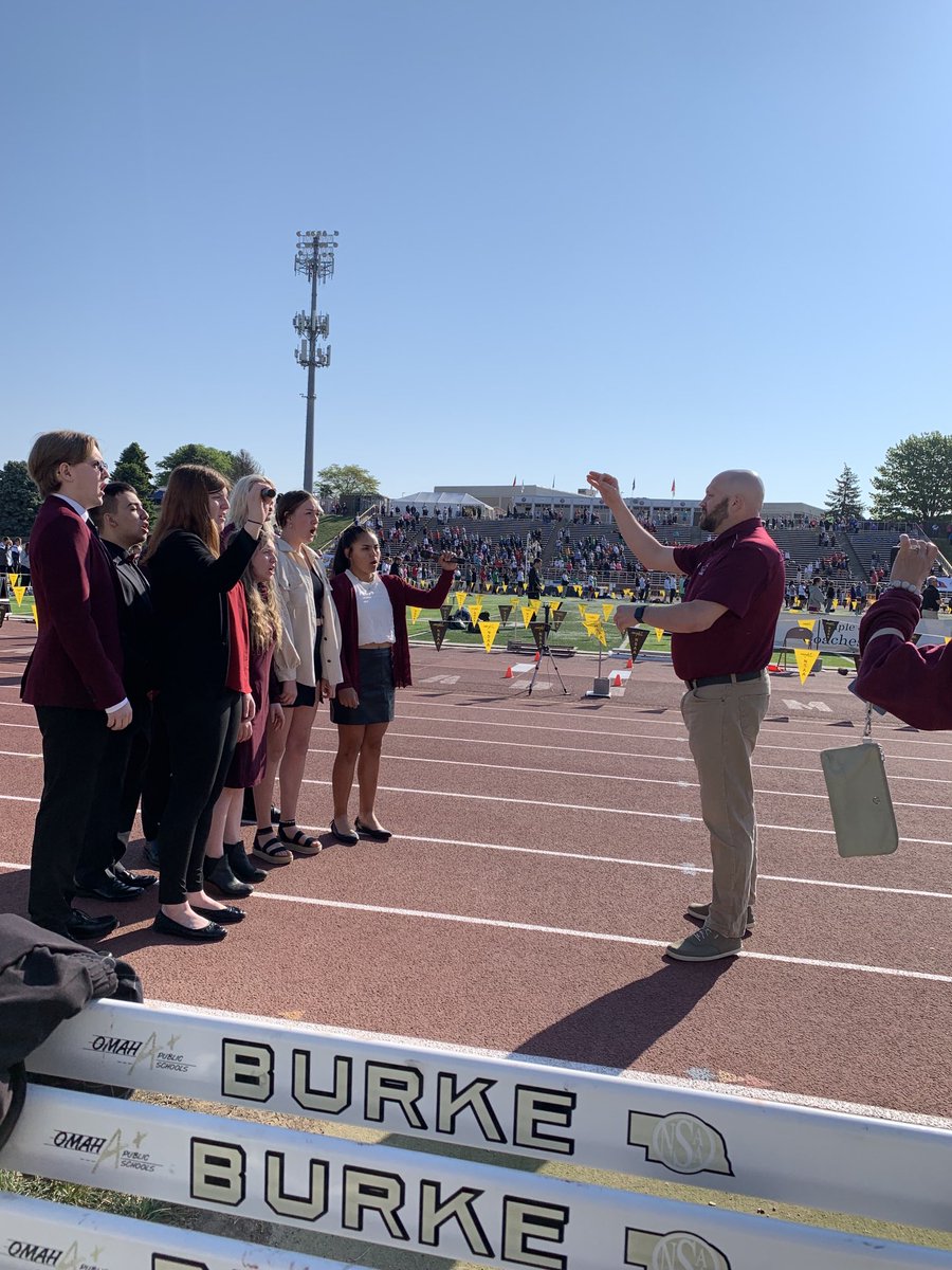 tkwapnioski's tweet photo. Great job by the @DiscovererWay music students this morning singing the National Anthem for the @nsaaevents final day of the #StateT&FChampionahips 👊. https://t.co/5SMrfNLciT