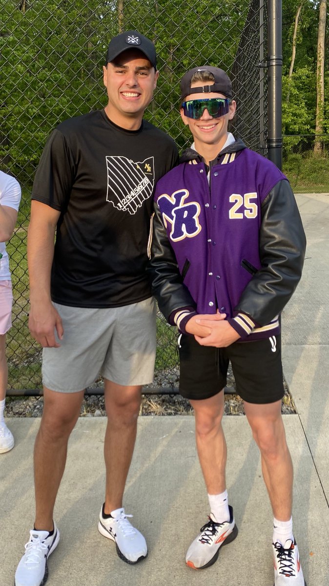 Great night for the Bears yesterday at districts. Super proud of sophomore Joey Calarco, 2x regional qualifier in the 110 and 300 hurdles! 🐻🏃🏽‍♂️