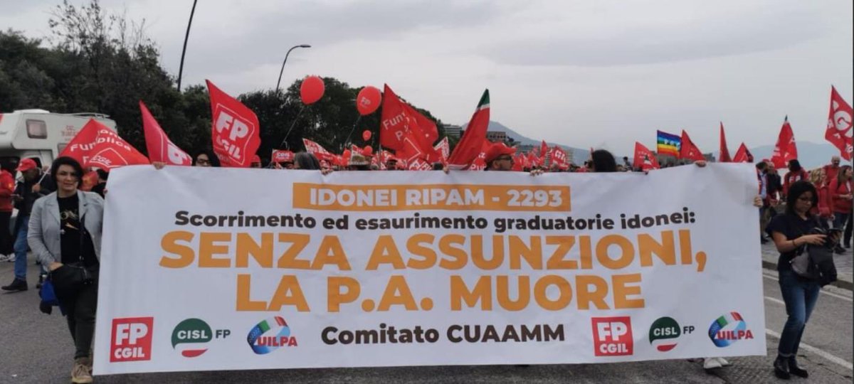 Grazie per la partecipazione alla manifestazione di Napoli per chiedere lo scorrimento delle graduatorie.Un ringraziamento alle sigle sindacali che ci supportano, alla Presidente ed a tutto il direttivo per il duro lavoro che stanno svolgendo. #scorriamola #cuaamm #idonei2293