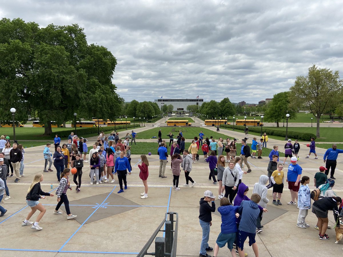 Auditor Blaha joined <a href="/MNSteveSimon/">Steve Simon</a>, legislative staff, and students on the Capitol lawn for <a href="/PlayworksMN/">Playworks MN</a>’s “Recess for Recess.”
