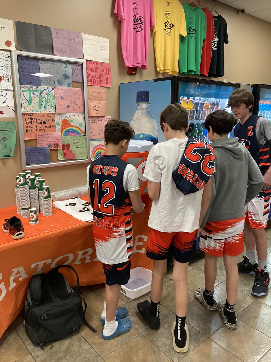 JaredG_ZG's tweet photo. Nothing like a refreshing cup of @Gatorade at the #NNESupercup‼️🏆

Thank you for keeping our athletes at The Rim fueled🔋 

#NNESupercup https://t.co/vZiDc6jZFp
