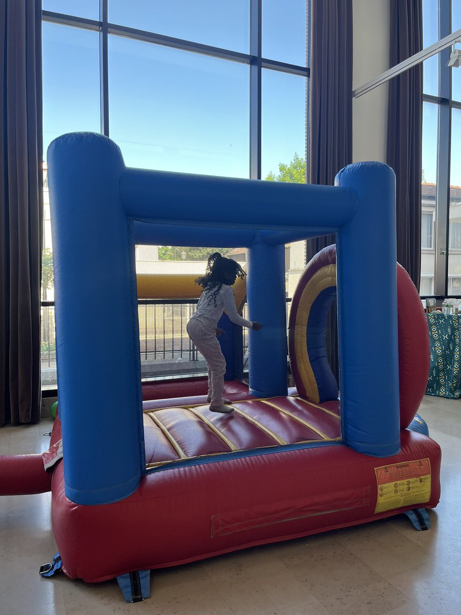 MboaParis's tweet image. Vos bambins ne peuvent pas s&apos;ennuyer aujourd’hui ! 

#MboaKids, votre espace de jeux pour enfants à #MboaParis2023 👶🏾🥳🧩

#animations #diasporacamerounaise #cameroun #mboa