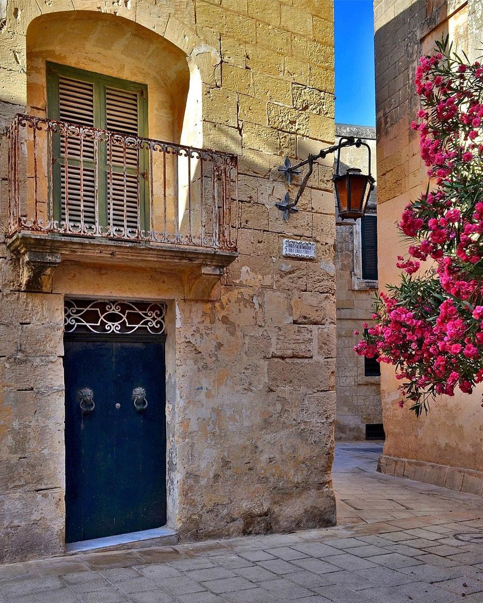 Colourful Malta corners 😍🌺  [📸 bit.ly/41JZFnW] #VisitMalta #ExploreMore #MoreToExplore