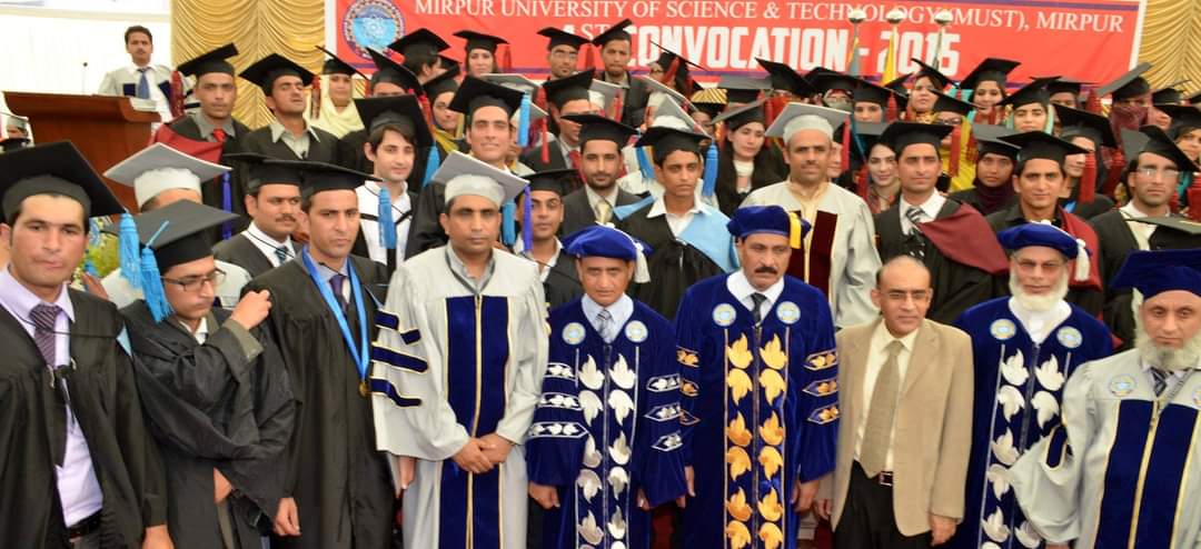 jawadzakirlife's tweet photo. #Memories #University_Life https://t.co/lWxLMdkHVt