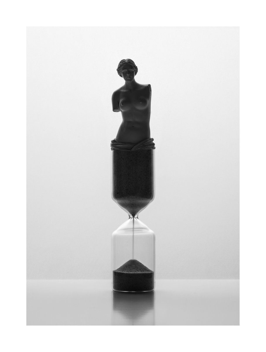 Galleria Matria presenta
Lo Sguardo Obiettivo, mostra personale di Jordi Larroch. 
Combinazione poetica tra materia e simbolismo, un universo creativo evocativo fatto di autentiche metafore visive in cui la realtà si mescola all’immaginario. 
Fino al 1 luglio 2023