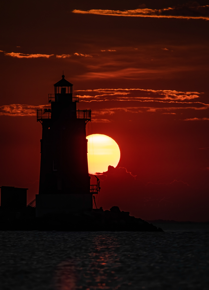 Hi all you beautiful people! Happy #Saturday! Let’s see your awesome #sunsets or #sunrises!
Here’s a sunset from #CapeHenlopen #statepark. So lucky this is close to where we stay. It’s a beautiful area. Love this #lighthouse!
Don’t forget to like/Comment & #Retweet your favs!