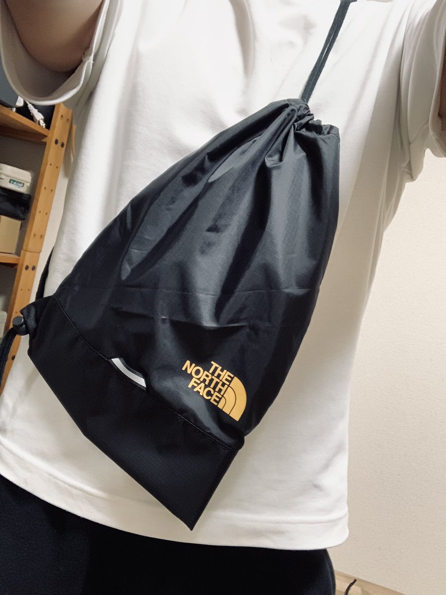 kaji_pu's tweet photo. ノースフェイスのキッズ用ナップサックをカスタムしてワンショルダーにしたよ。 https://t.co/KHTuUBfAgZ