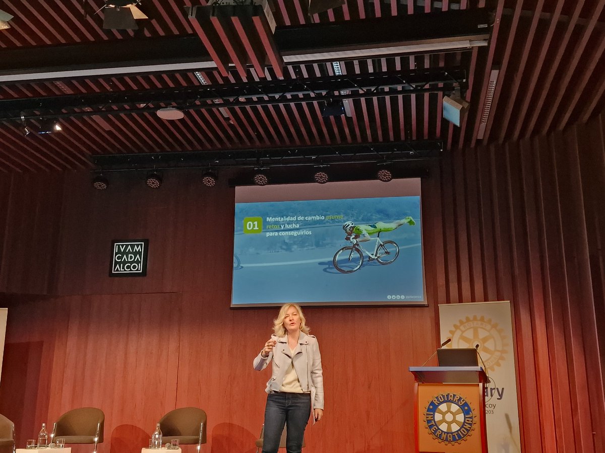 .<a href="/PilarJerico/">Pilar Jericó</a> en Congreso DEI: "Detrás de los cambios están las oportunidades. Los obstáculos son desafíos para dar lo mejor de nosotros mismos. Hay que superar dificultades que son innatas y que dificultan lo que hacemos: miedos, hábitos y resistencias mentales".