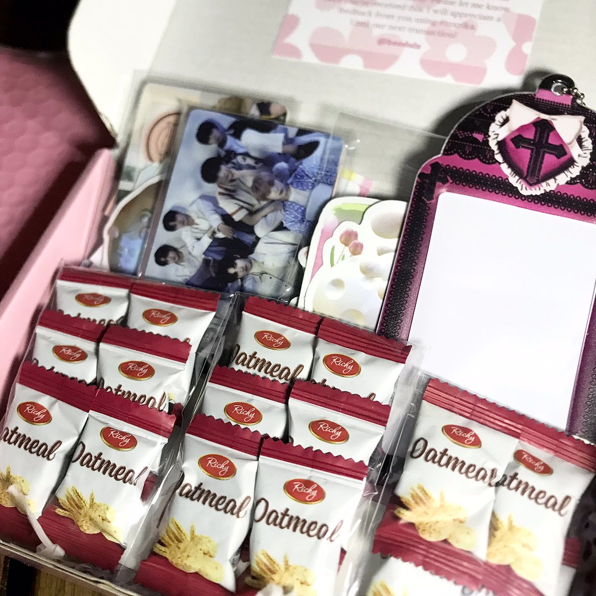 kaelparcels's tweet photo. ﹙#kaelmails﹚
╰ from : @heedolz
BOOGSH the mega big boss is here, thank you so much for offering me this set, they came to me vv safely, i love the packaging 10/10, also for the freebies and hassle free trasanction, ‘til our next !
⭑ #tnxrika https://t.co/JtHNWctJo8