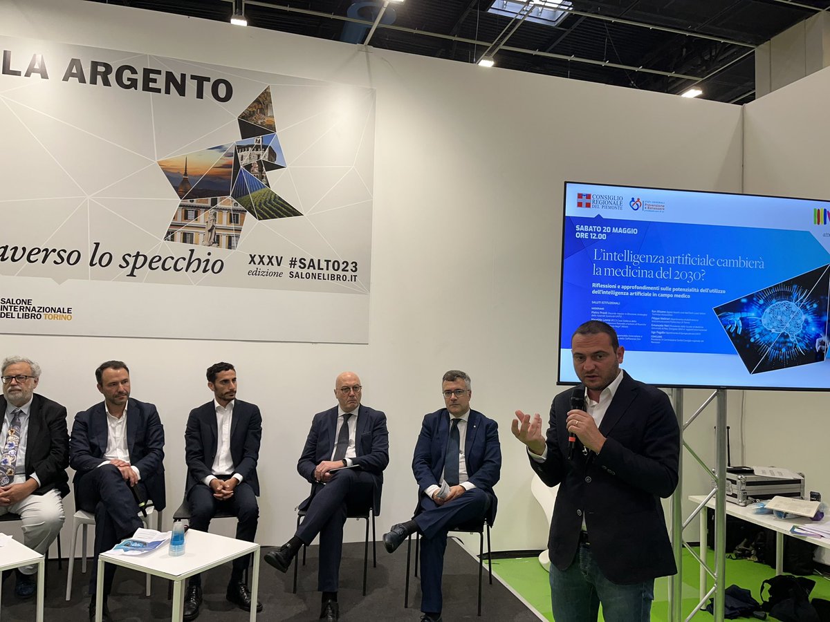 crpiemonte's tweet photo. Il presidente e il vicepresidente della Commissione #Sanità di @crpiemonte @Neurorad70 e @mimmorossi, con il consigliere @SilvioMagliano, introducono l’incontro “L’intelligenza artificiale cambierà la #medicina del 2030?”, organizzato dalla Commissione #SalTo23 https://t.co/hZi1HkTIQX