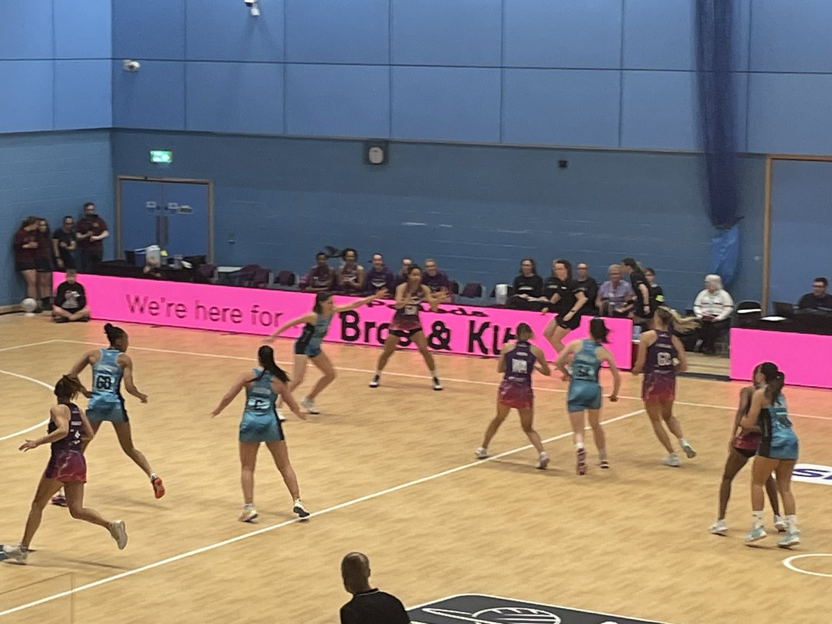 Great evening thanks to #skyvip last night seeing @SurreyStorm v @LboroLightning a bit different to @londonirish but got to see another Joseph sibling play their sport. Great game @hannahjoseph199 took my niece for her 1st live game and she plays WA too! #inspiringyouth