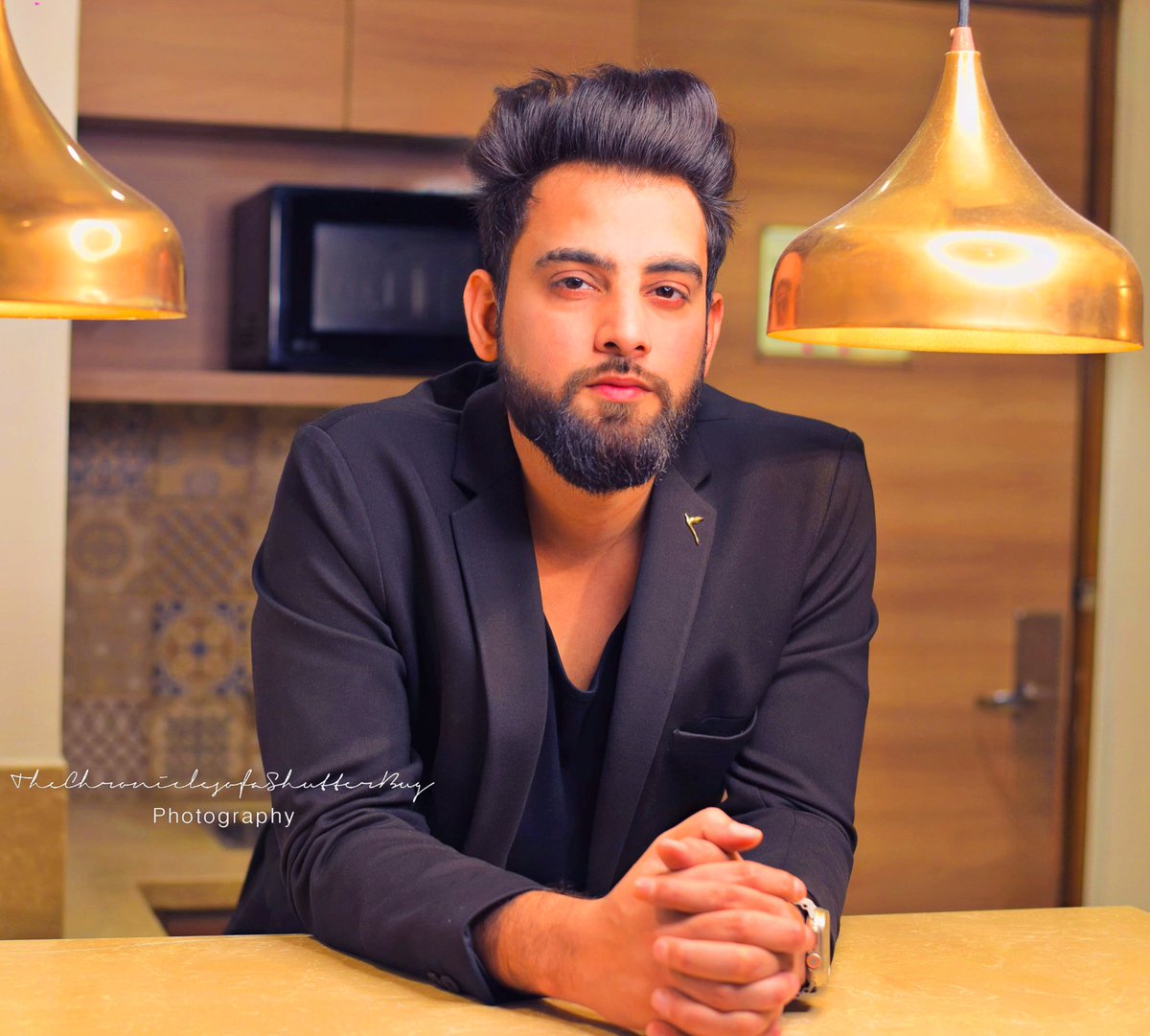 MonitSharma11's tweet photo. My attitude is my kind of fashion.. @MonitSharma11 @DabbooRatnani @models #attitude #model #photograghy #portrait #coverpage #ModelTV #magazine #castingdirector https://t.co/326sLaw4vO