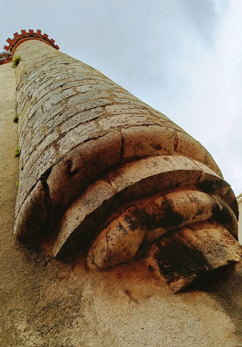 PyreneesPrime's tweet image. Once a village on the Frontline, a royal seat. Glimpses of that past. Stop to follow the village interactive tour. #travel