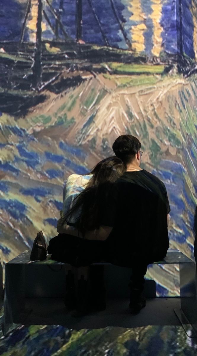 let’s go to the Van Gogh exhibition together