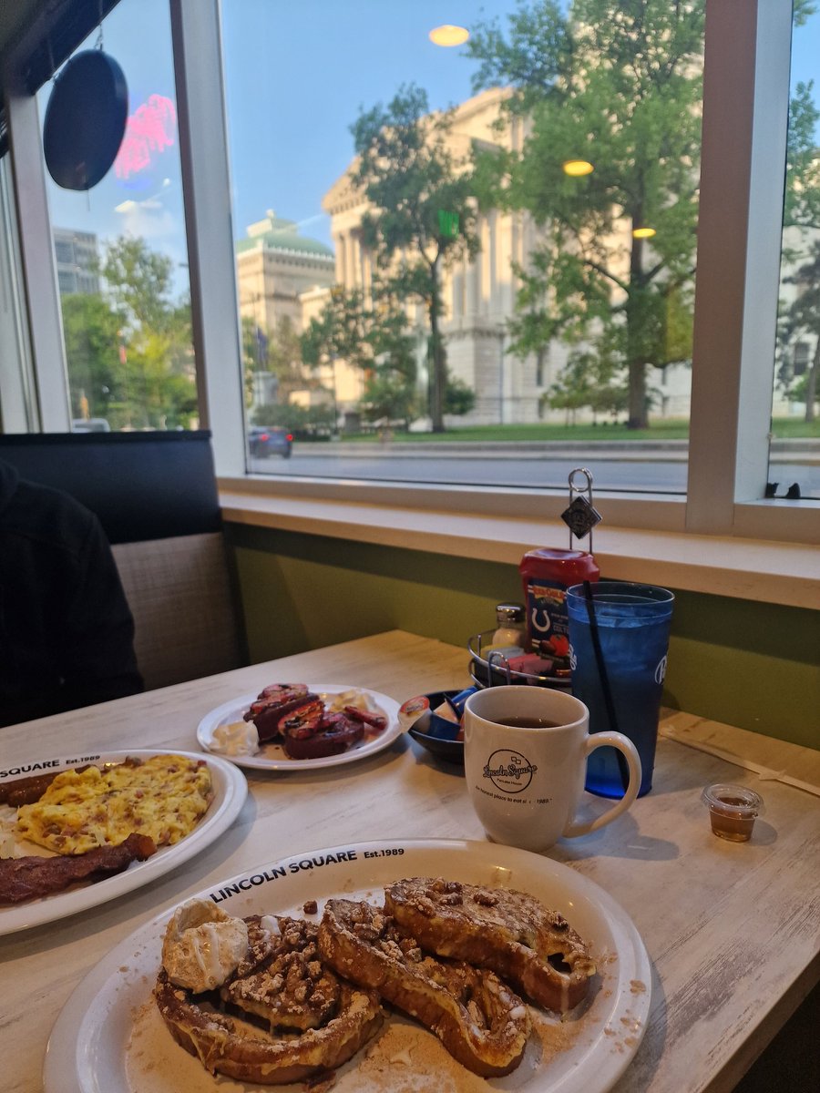 Random recommendation part II if you're in #Indianapolis for #VeeCon: Lincoln Square Pancake House 🤩 delicious and affordable! 🤤 #SeeYouAtVeeCon