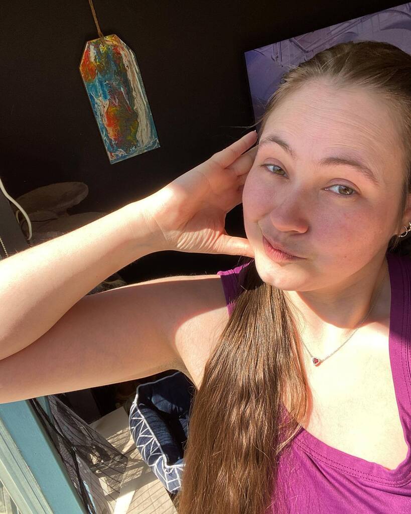 Today, I am a baked potato. 😂 sun hurts my eyes! 🧛😱🤣🤣🤣 https://t.co/V5wGYtTAtY https://t.co/y4XRBJhum6