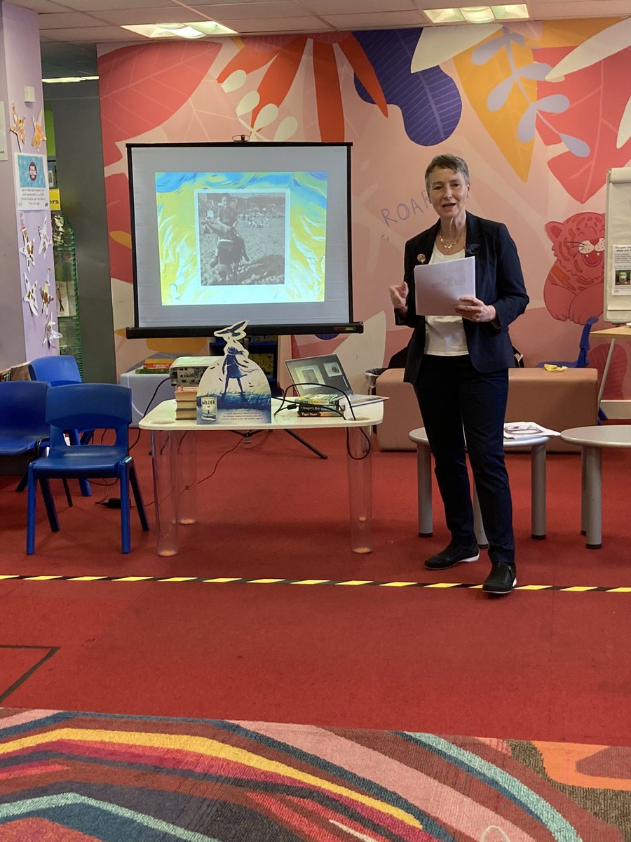 @pennychrimes at #OrpingtonLibrary right now for the #OrpingtonLiteraryFestival @Orpington1st @LBofBromley @Better_UK