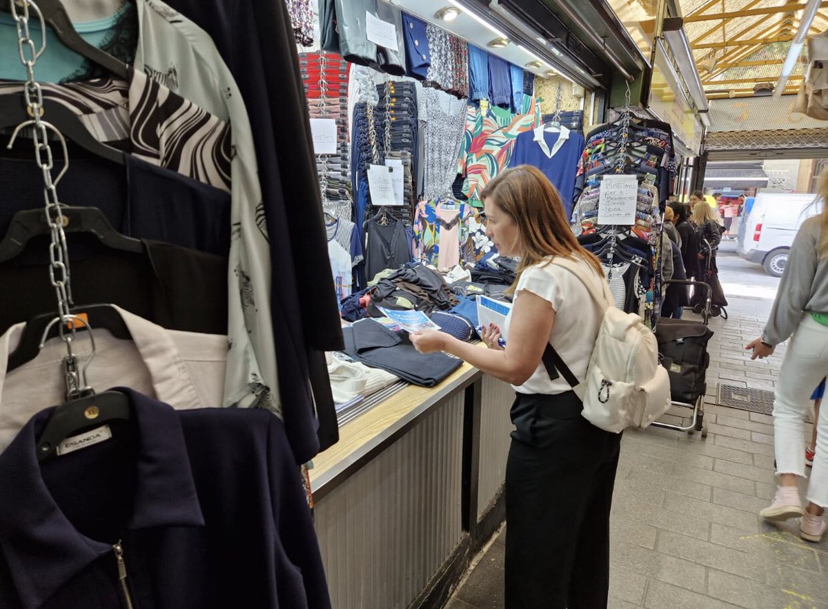 Además de nuestras carpas seguimos en la calle visitando a los comerciantes de L’Hospitalet.
El comercio local está abandonado por parte de este Ayuntamiento!
Menos propaganda y más medidas reales para que dejen de cerrar nuestros comercios! <a href="/soniaesplugas/">Sonia Esplugas</a>