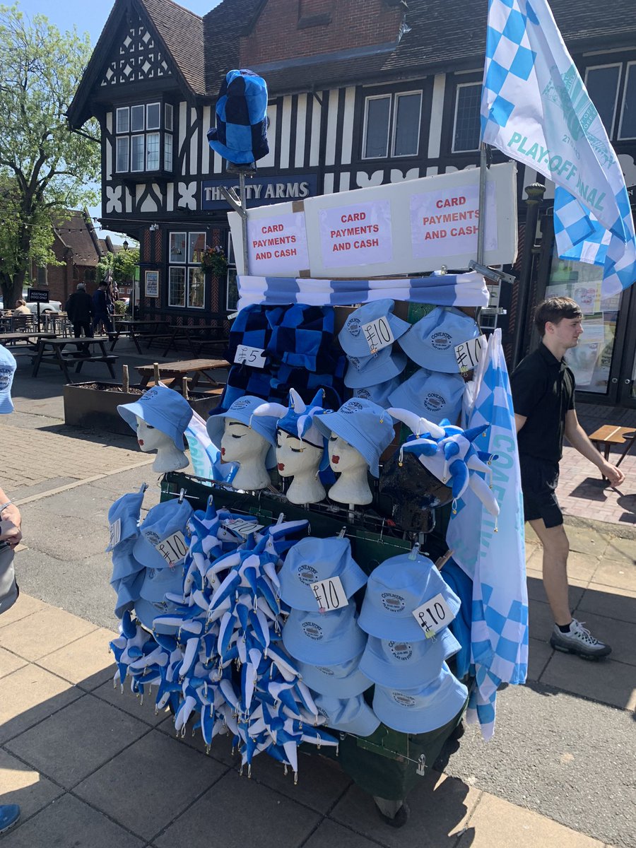 Coventrians….. a pop up shop for all the CCFC  play off final essentials outside Wetherspoons in Earlsdon #PUSB 🤝 p.s, I’m not on commission 😂