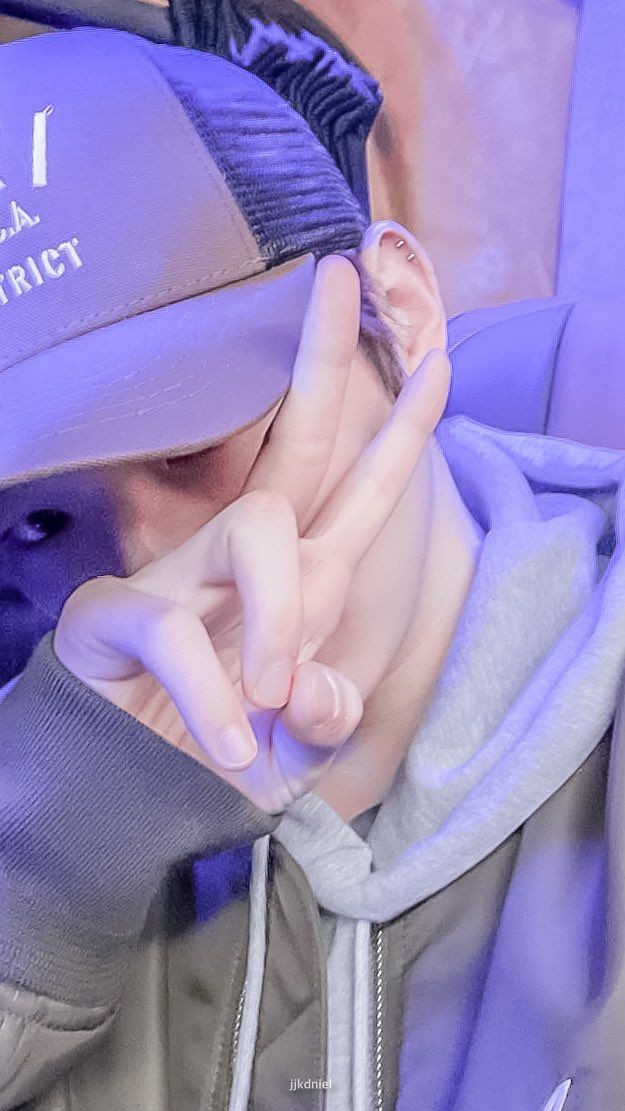 ______ ______ ______ ______ ______ ______ ______
    ← 🐯 KD 🔥                            ⠀    ⠀  ⠀⠀  ⠇                         
              ᴴᵃ ⁵ ᵐⁱⁿᵘᵗᵒˢ
Vou ali aprontar ✌🏻