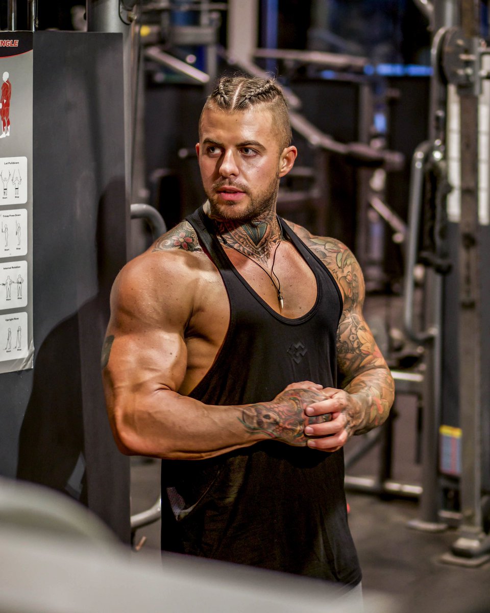 Unleash your inner athlete with our ultimate HyperFit V3 training collection. Stay cool, dry, and always in style with our breathable fabric, cool-tech mesh back, and physique-enhancing fit. 💪🔥 #MachineFitness