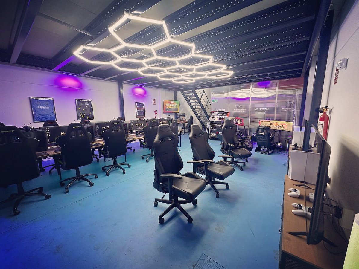 NLtech_eSports's tweet photo. ¿Quieres pasar un buen rato con tu equipo? #espacioNL es el lugar perfecto. Y lo mejor de todo es que si estás buscando una experiencia aún más intensa, también ofrecemos bootcamps para llevar tus habilidades al siguiente nivel. ¡No te lo pierdas! #NLTech #TeamFun #BootcampReady https://t.co/BmlHcngLDn